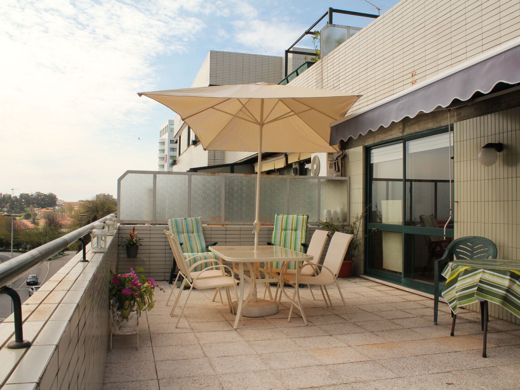 Schöne Ferienwohnung in Porto mit Sonnenterrasse-Image-tags.info