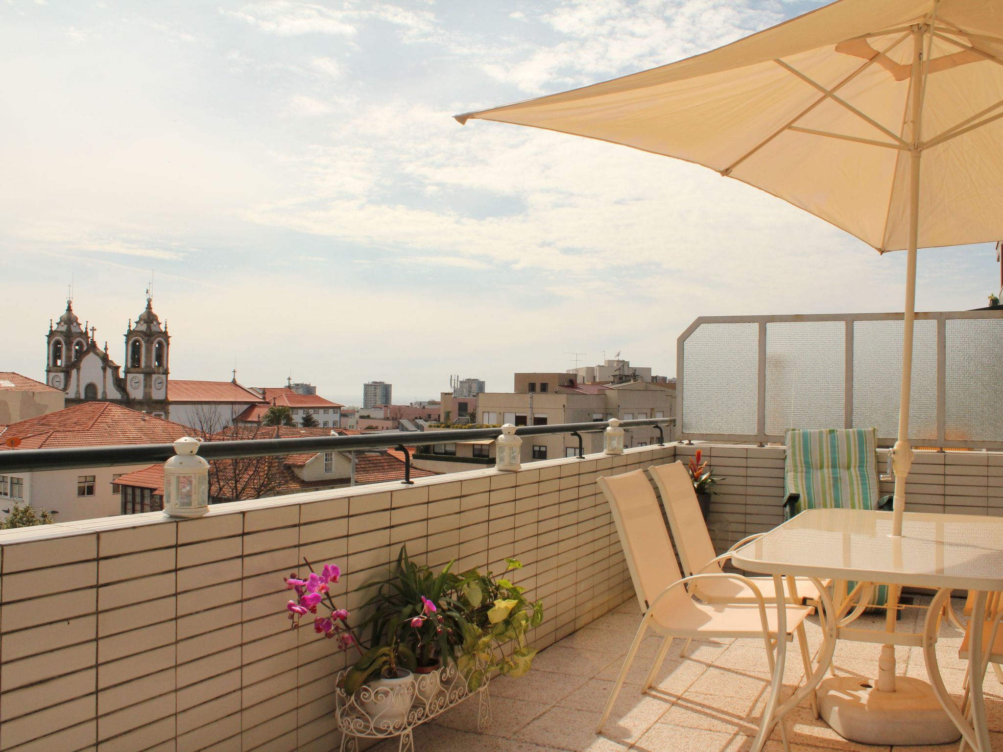 Schöne Ferienwohnung in Porto mit Sonnenterrasse-Image-tags.info