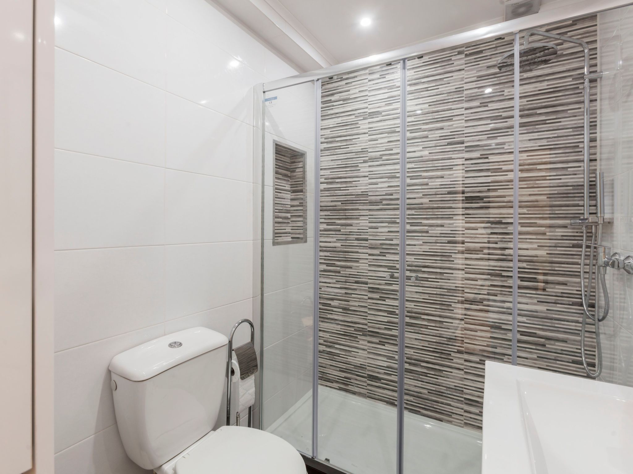 Wohnung "Coolhome" mit Balkon-Drinnen