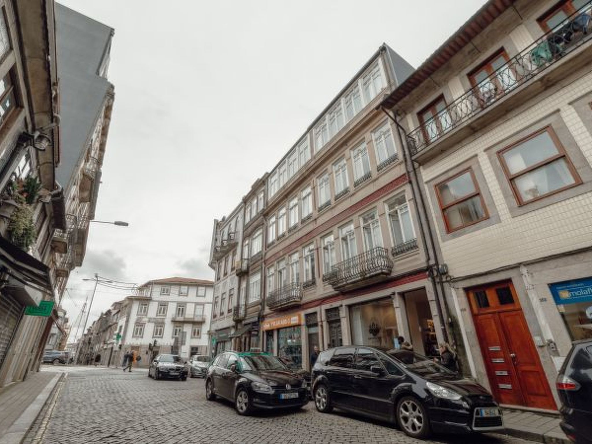 Stijlvol Premium Appartement in het Hart van Porto – 4 Personen - foto 28