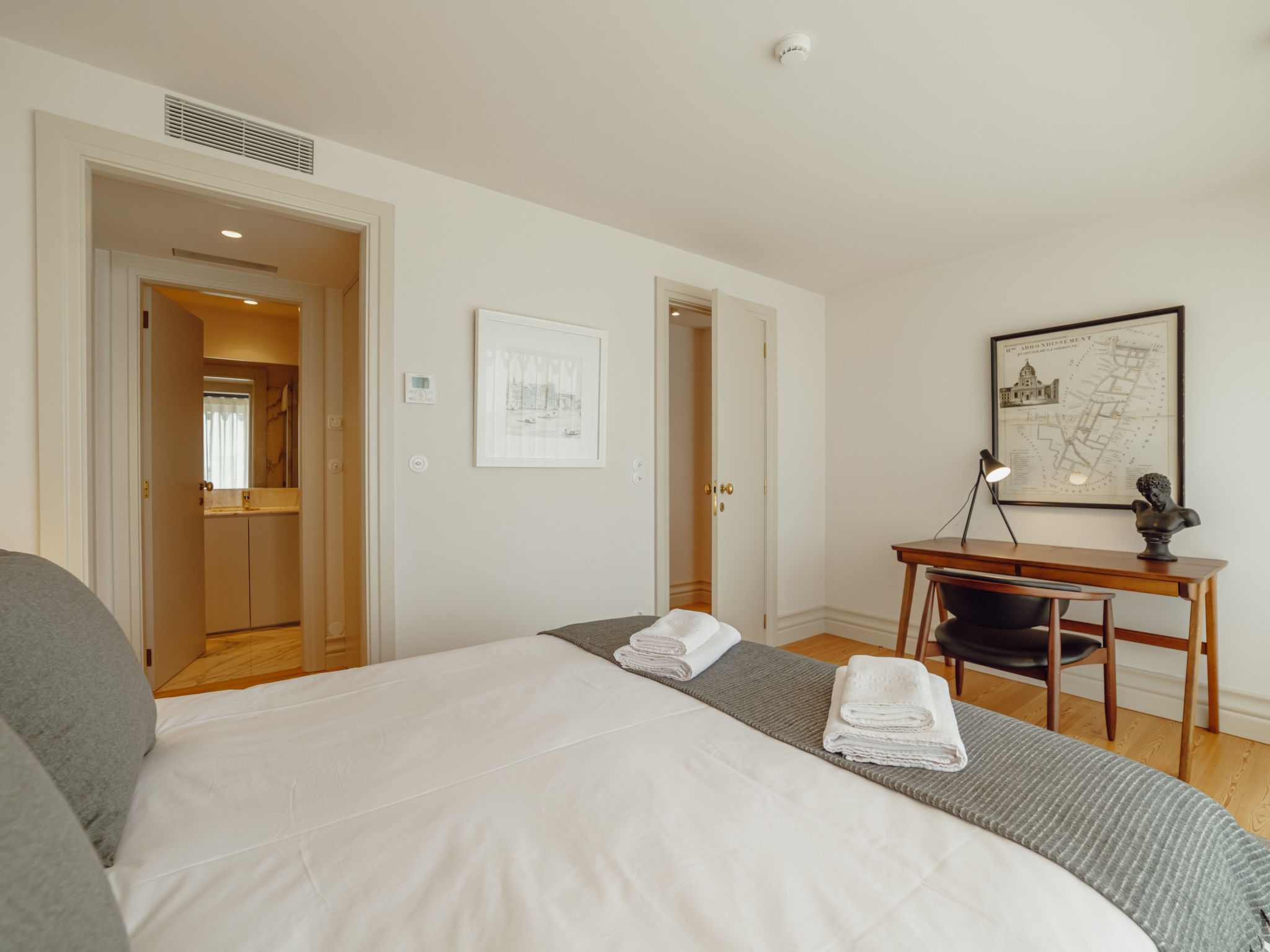 Photo of DOWNTOWN PENTHOUSE with RIVER VIEW by VACATIONY