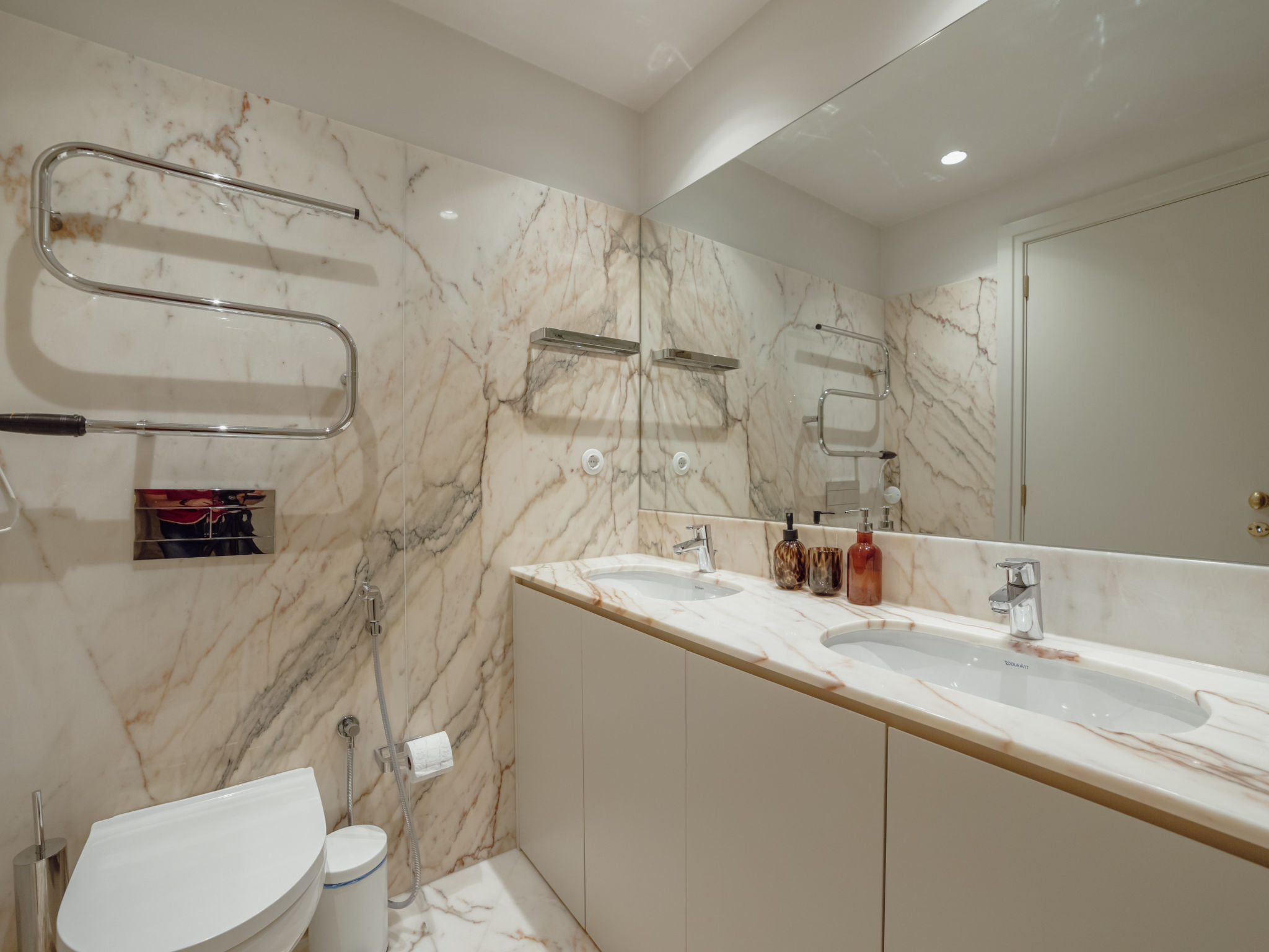Photo of DOWNTOWN PENTHOUSE with RIVER VIEW by VACATIONY