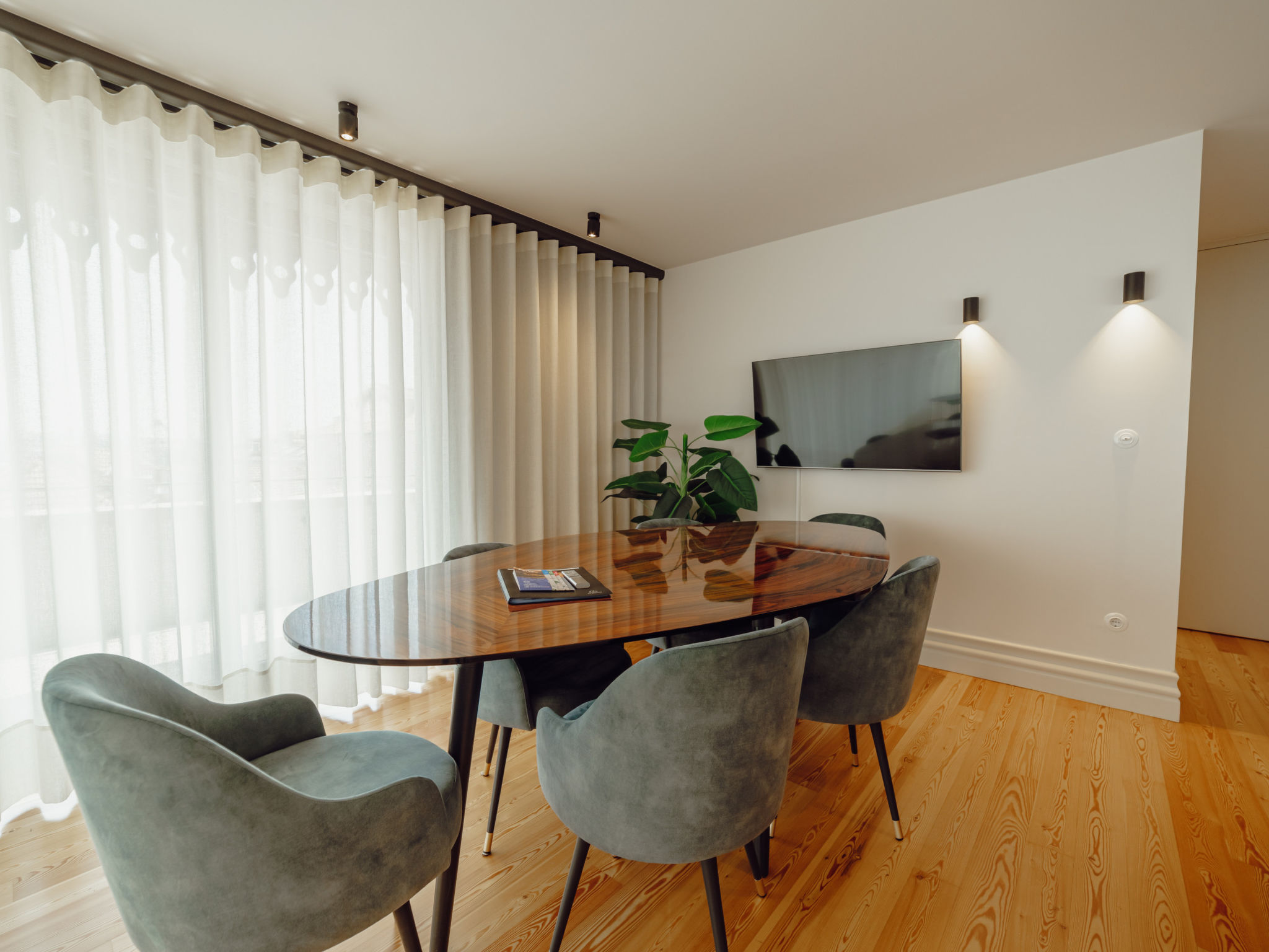 Photo of DOWNTOWN PENTHOUSE with RIVER VIEW by VACATIONY