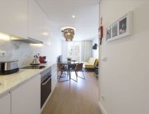 Licht stadsappartement met balkon in hartje Porto - thumbnail 6