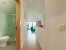 Strak modern appartement met zonnig terras in Porto - thumbnail 5