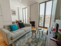 Design appartement in hartje Porto met patio, 4 personen - thumbnail 1