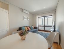 Stijlvol designappartement met balkon in het hart van Porto - thumbnail 6