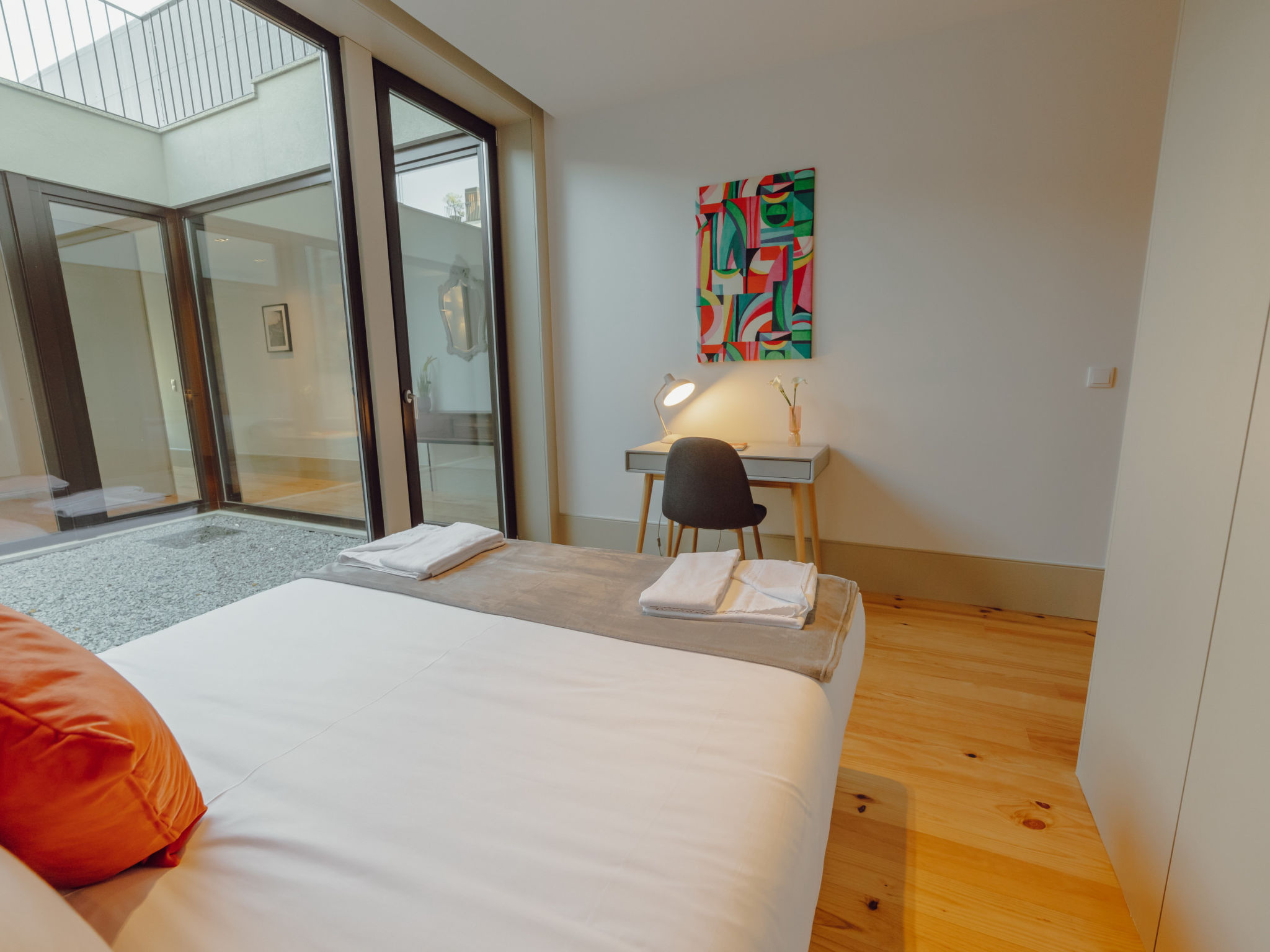 LEGACY OPORTO PREMIUM APARTMENT B by VACATIONY - Binnen