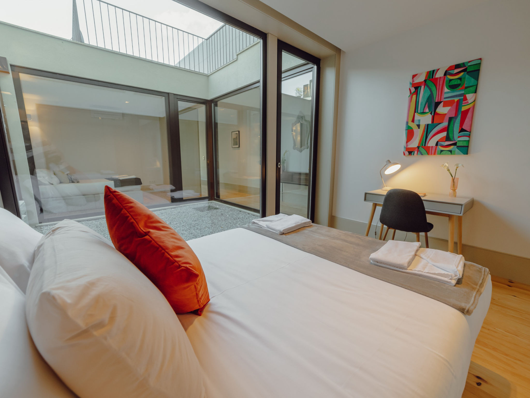 LEGACY OPORTO PREMIUM APARTMENT B by VACATIONY - Binnen