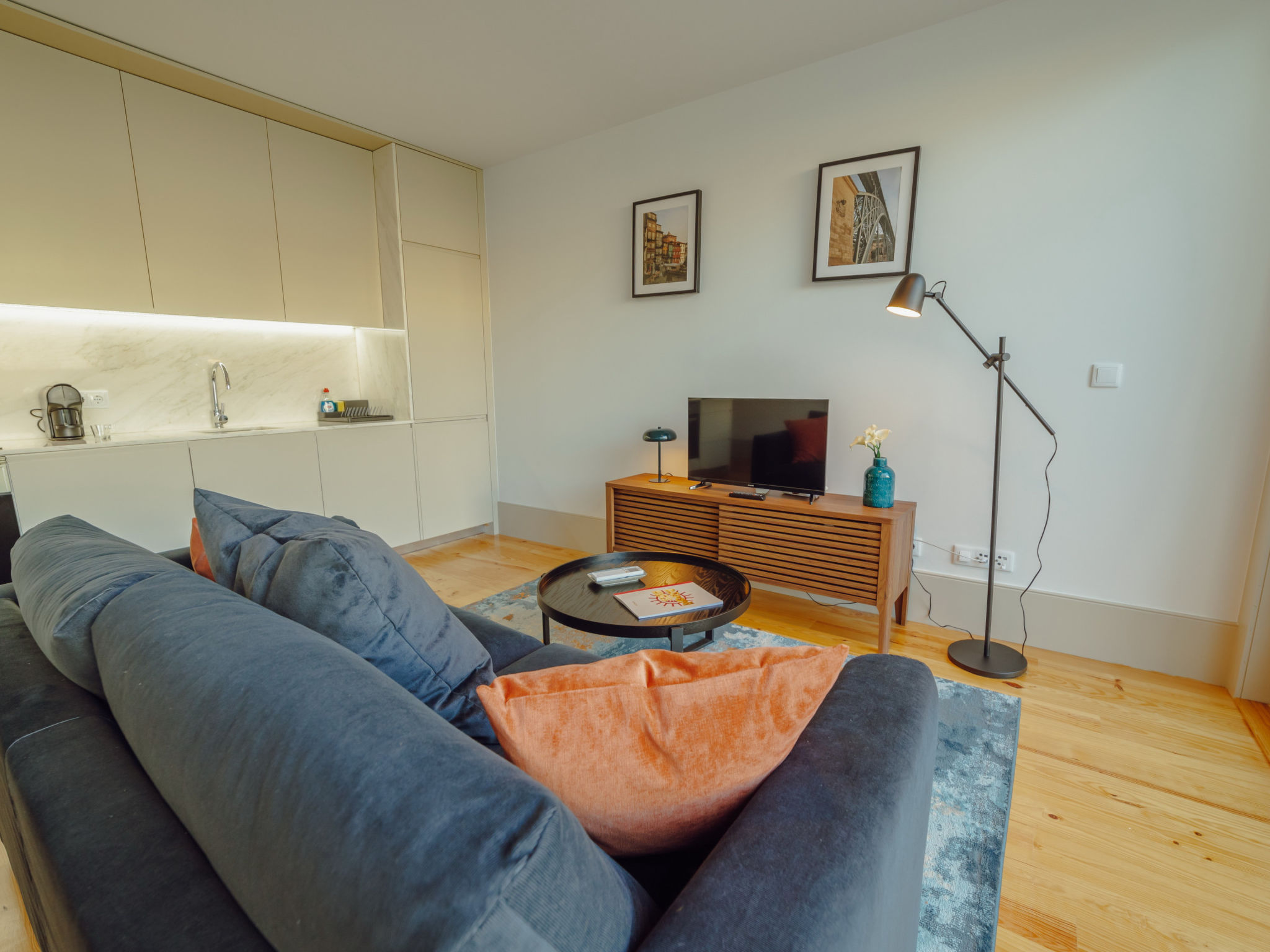 LEGACY OPORTO PREMIUM APARTMENT B by VACATIONY - Binnen