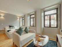Design appartement in hartje Porto, ideaal voor 2 personen - thumbnail 1