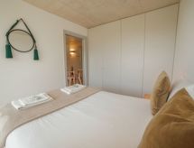 Design tuinappartement met zwembad in Porto – 45m² pure stijl - thumbnail 3