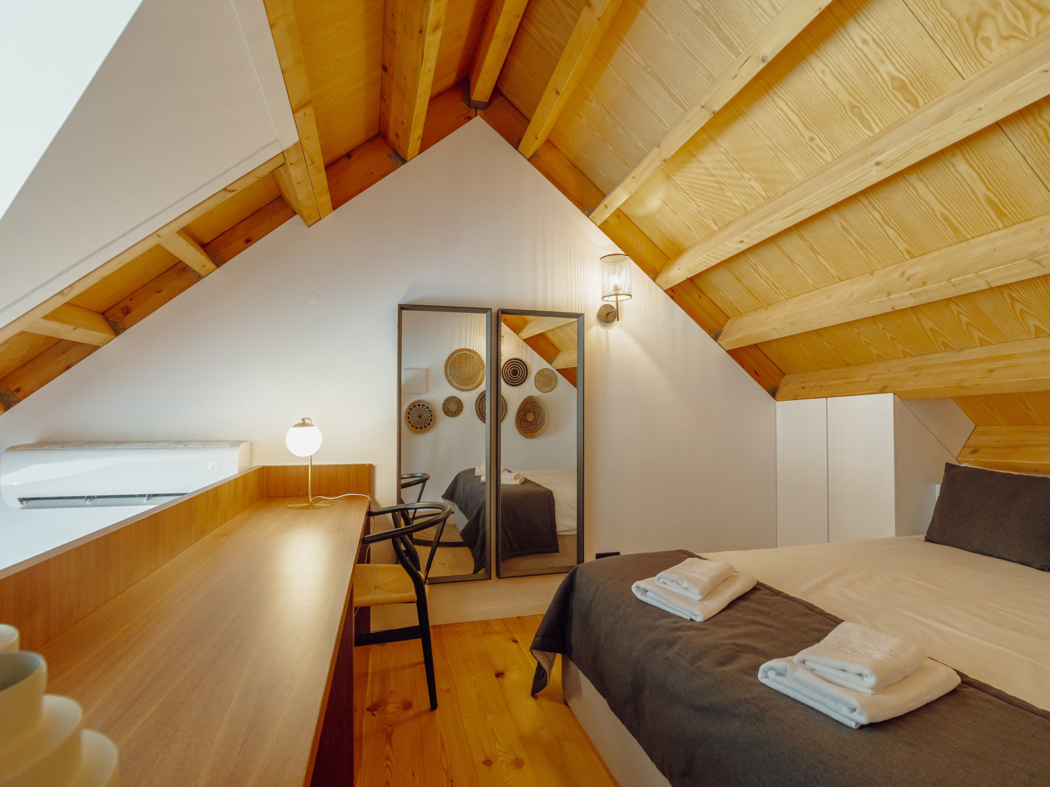 ELEGANT DOWNTOWN APARTMENT by VACATIONY - Binnen