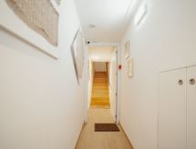 Stijlvol appartement in hartje Porto, vlakbij S. Helena - thumbnail 4