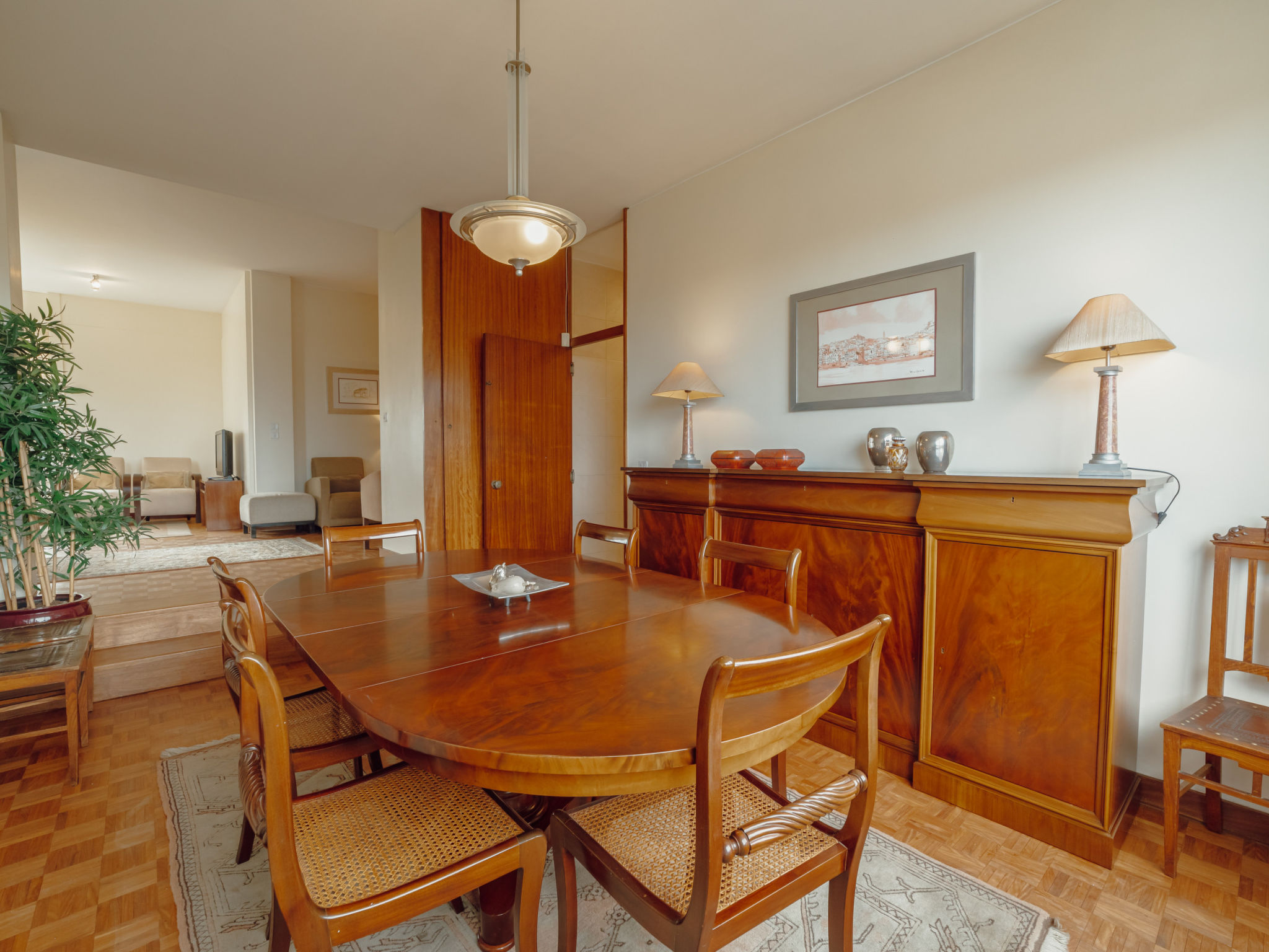 GRAND BOTANIC GARDEN APARTMENT by VACATIONY - Binnen