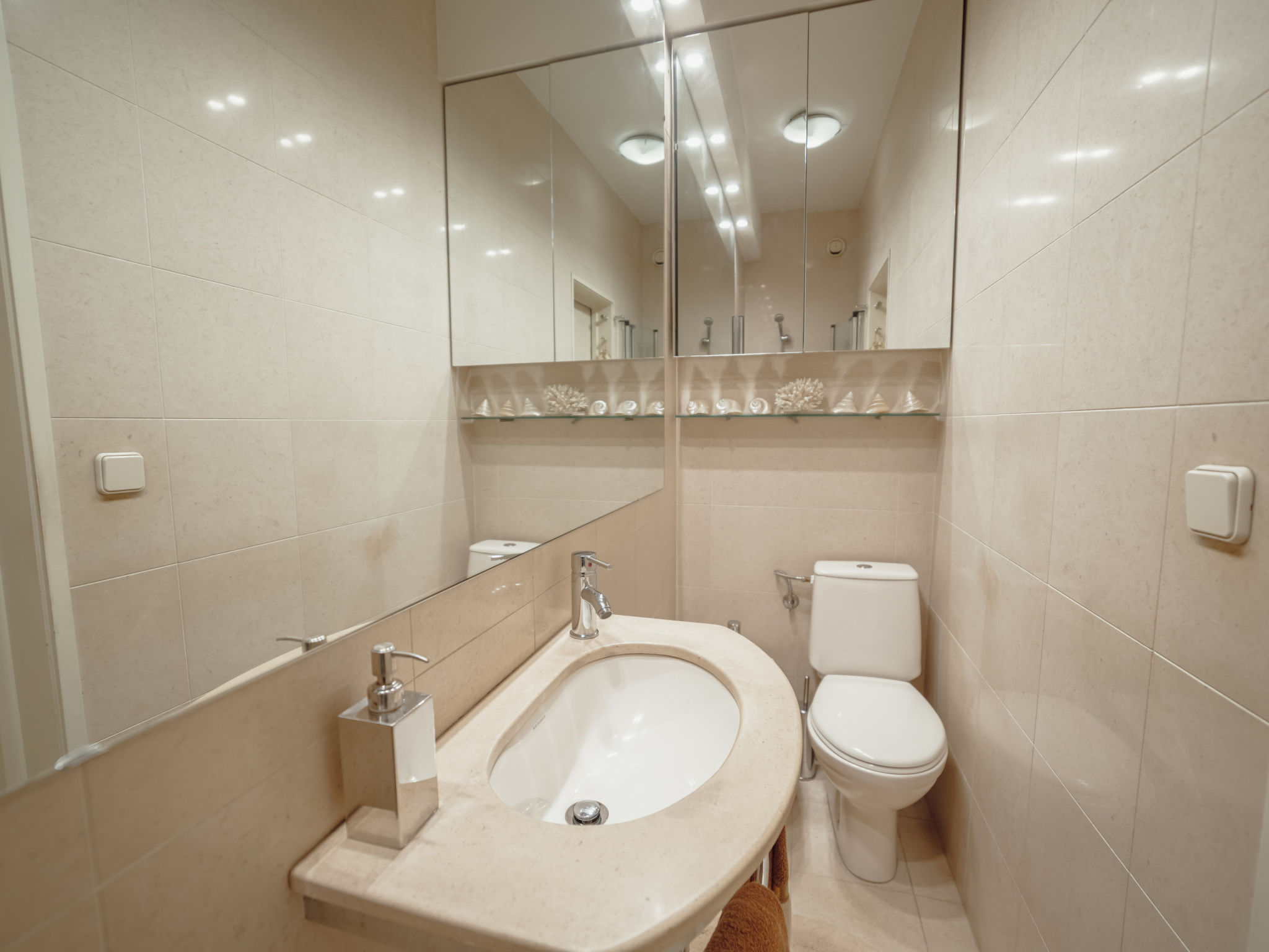 GRAND BOTANIC GARDEN APARTMENT by VACATIONY - Binnen