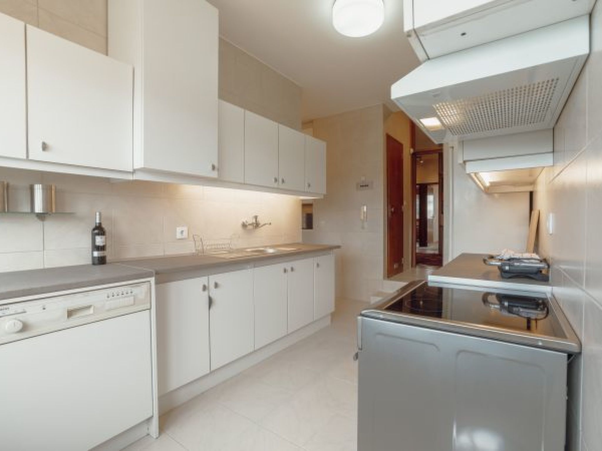 Stijlvol Appartement in Porto – 150m², Centraal Gelegen, Geschikt voor 7 Personen - foto 27