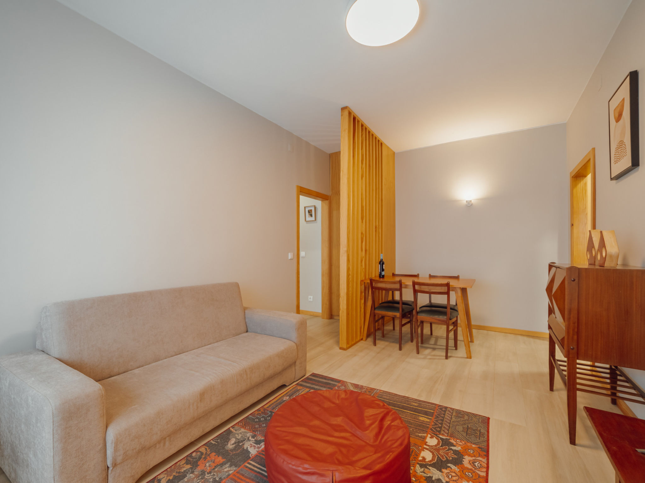 GOOD MORNING APARTMENT with GARAGE by VACATIONY - Binnen