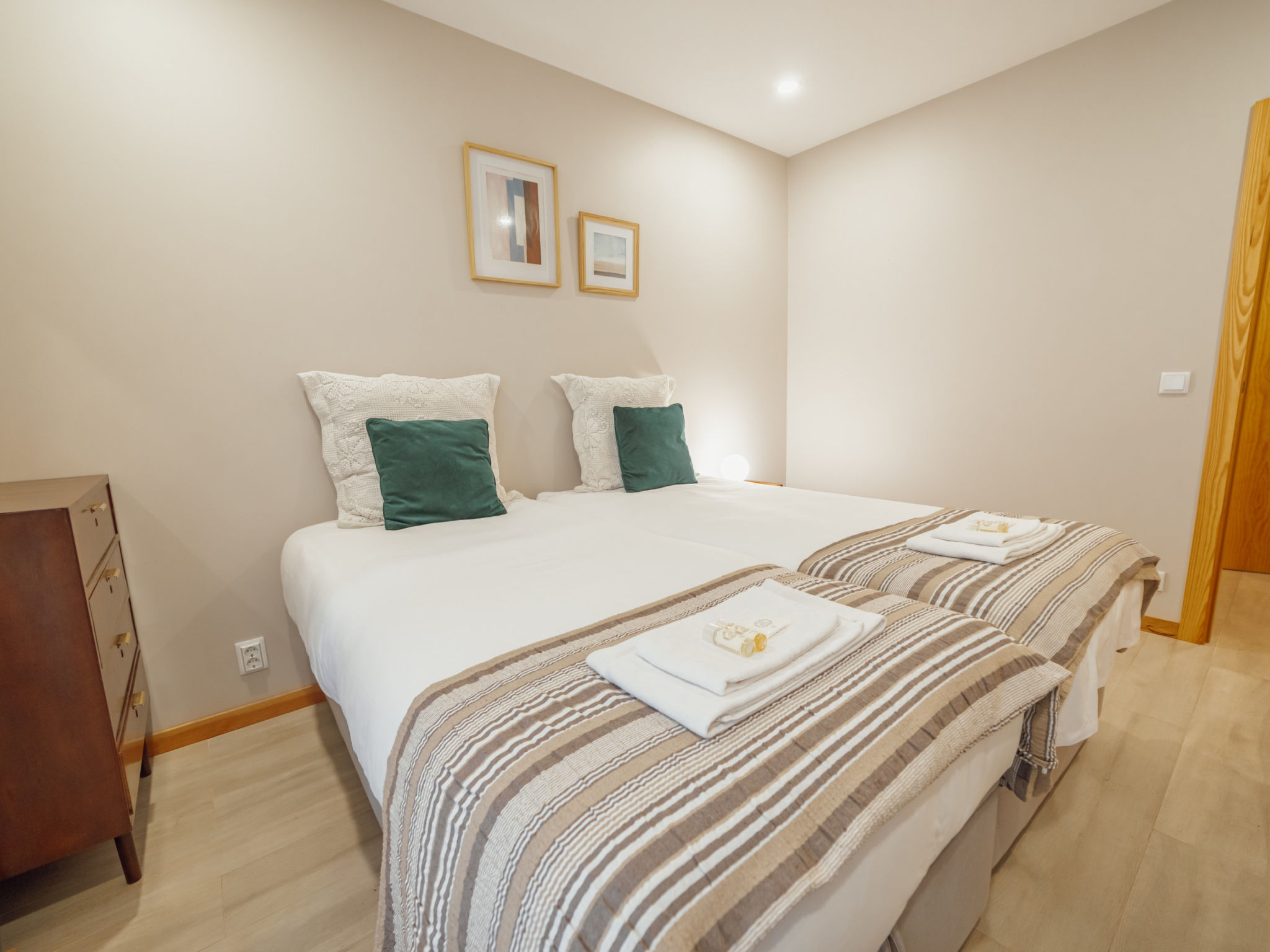 GOOD MORNING APARTMENT with GARAGE by VACATIONY - Binnen