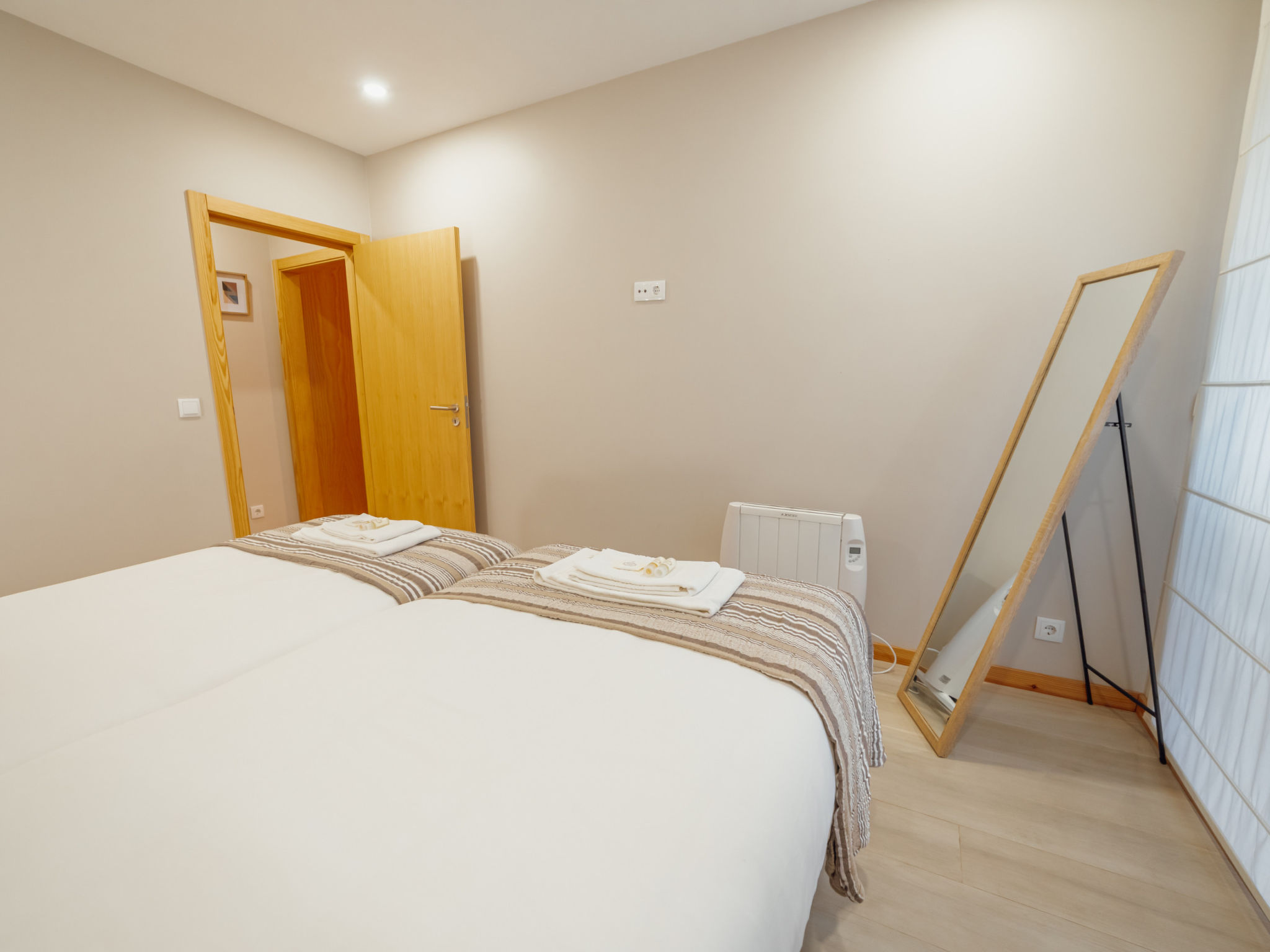 GOOD MORNING APARTMENT with GARAGE by VACATIONY - Binnen