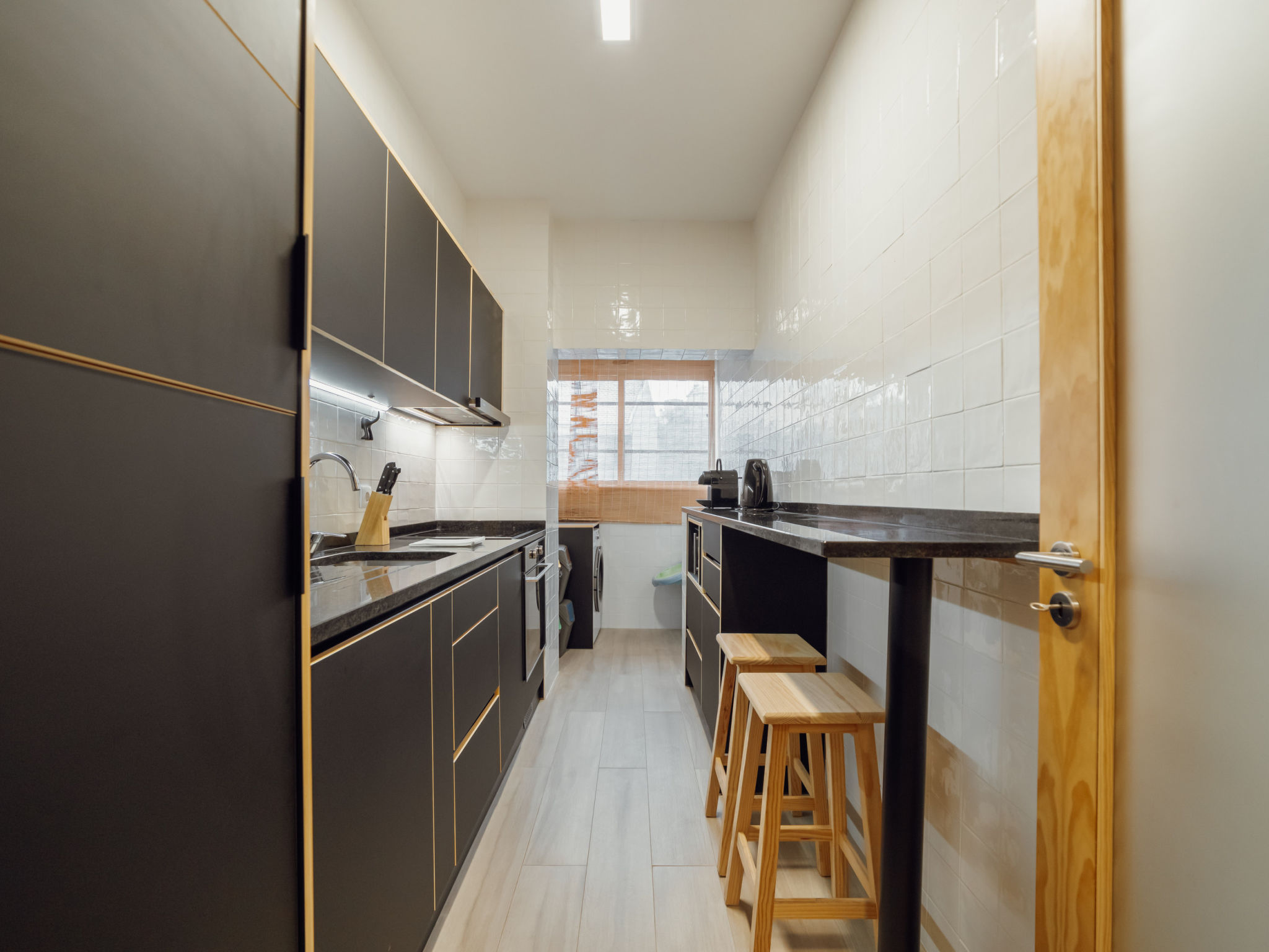 GOOD MORNING APARTMENT with GARAGE by VACATIONY - Binnen