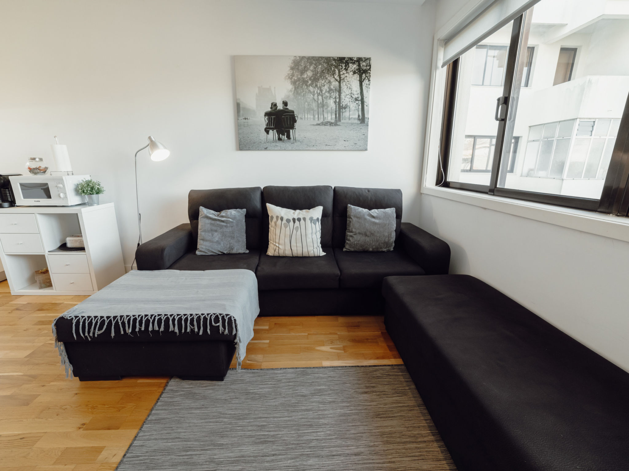 DOWNTOWN STYLISH APARTMENT & GARAGE by VACATIONY