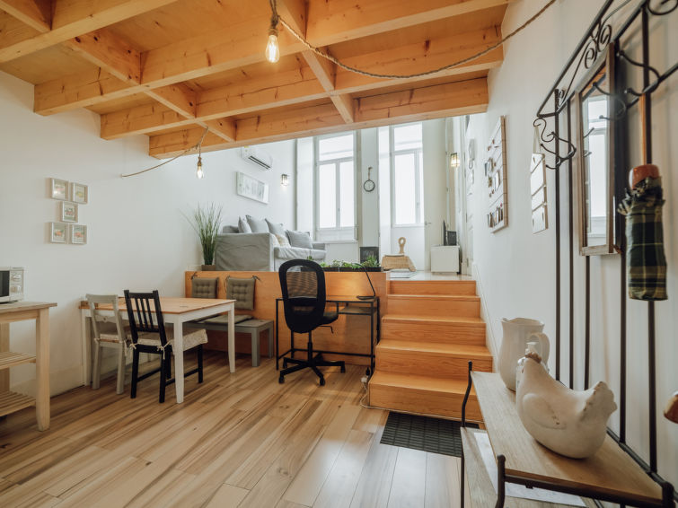 Historic & Bright Bolhao Mezzanine By Vacationy - Porto
