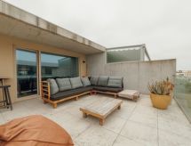 Zonnig appartement met terras in Porto, vlakbij het strand - thumbnail 2