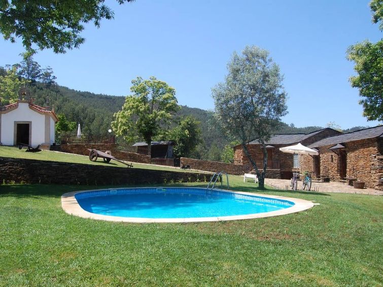 Villa mit Garten, Grill und Terrasse