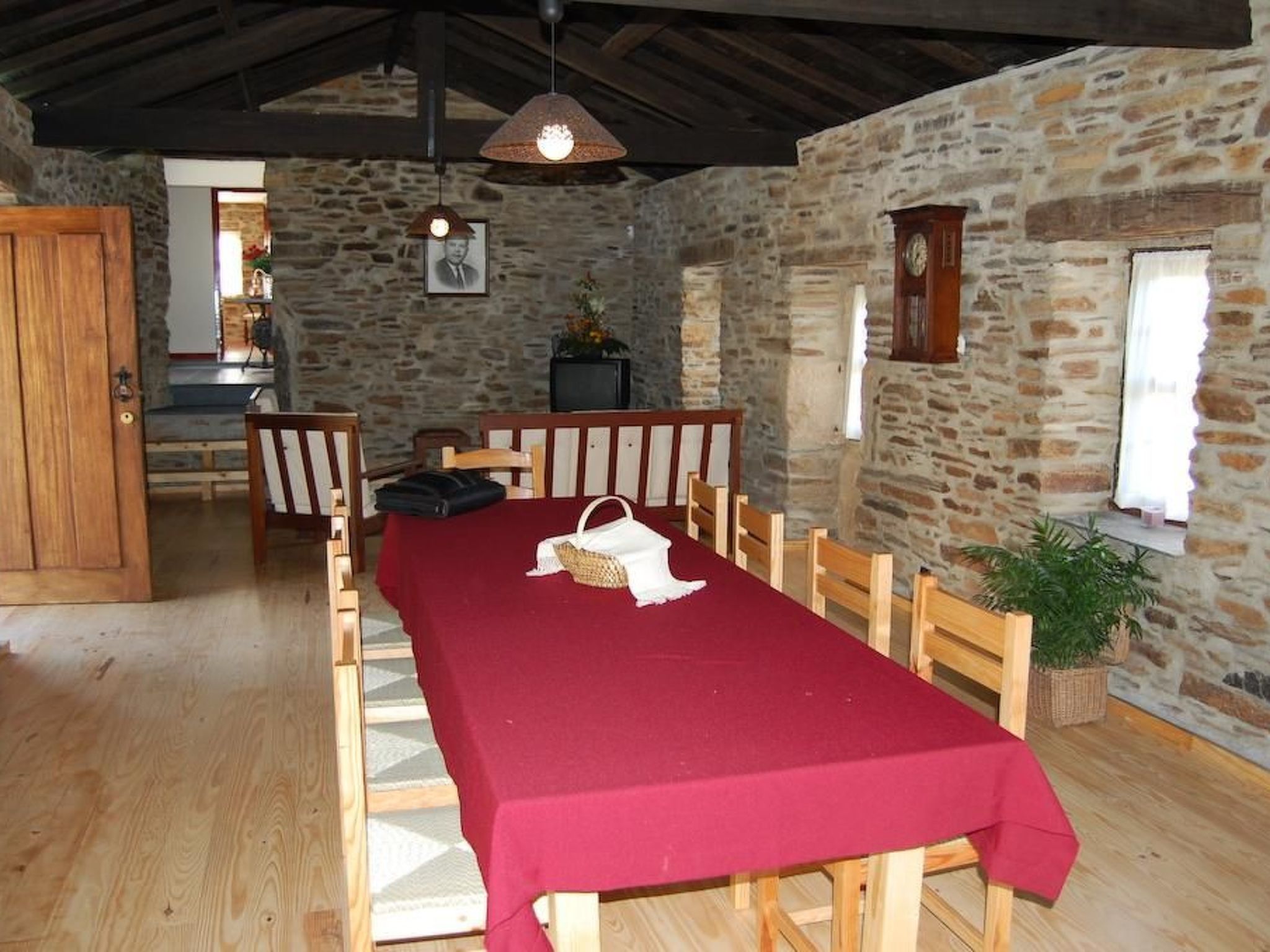 Villa mit Garten, Grill und Terrasse-Dedans