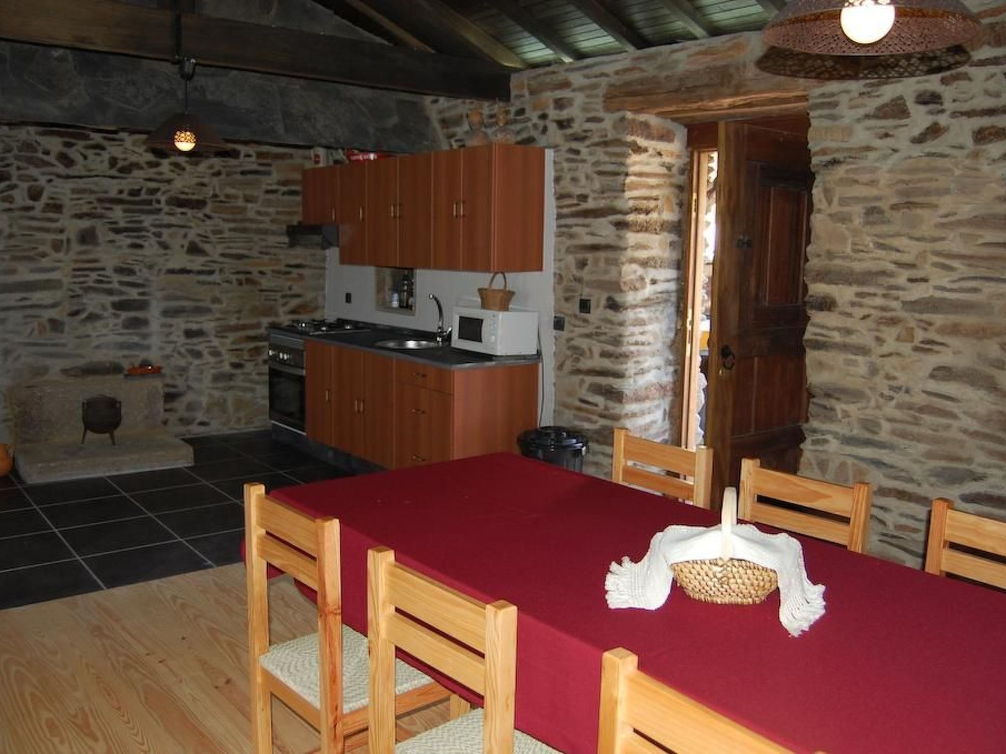 Villa mit Garten, Grill und Terrasse-Dedans