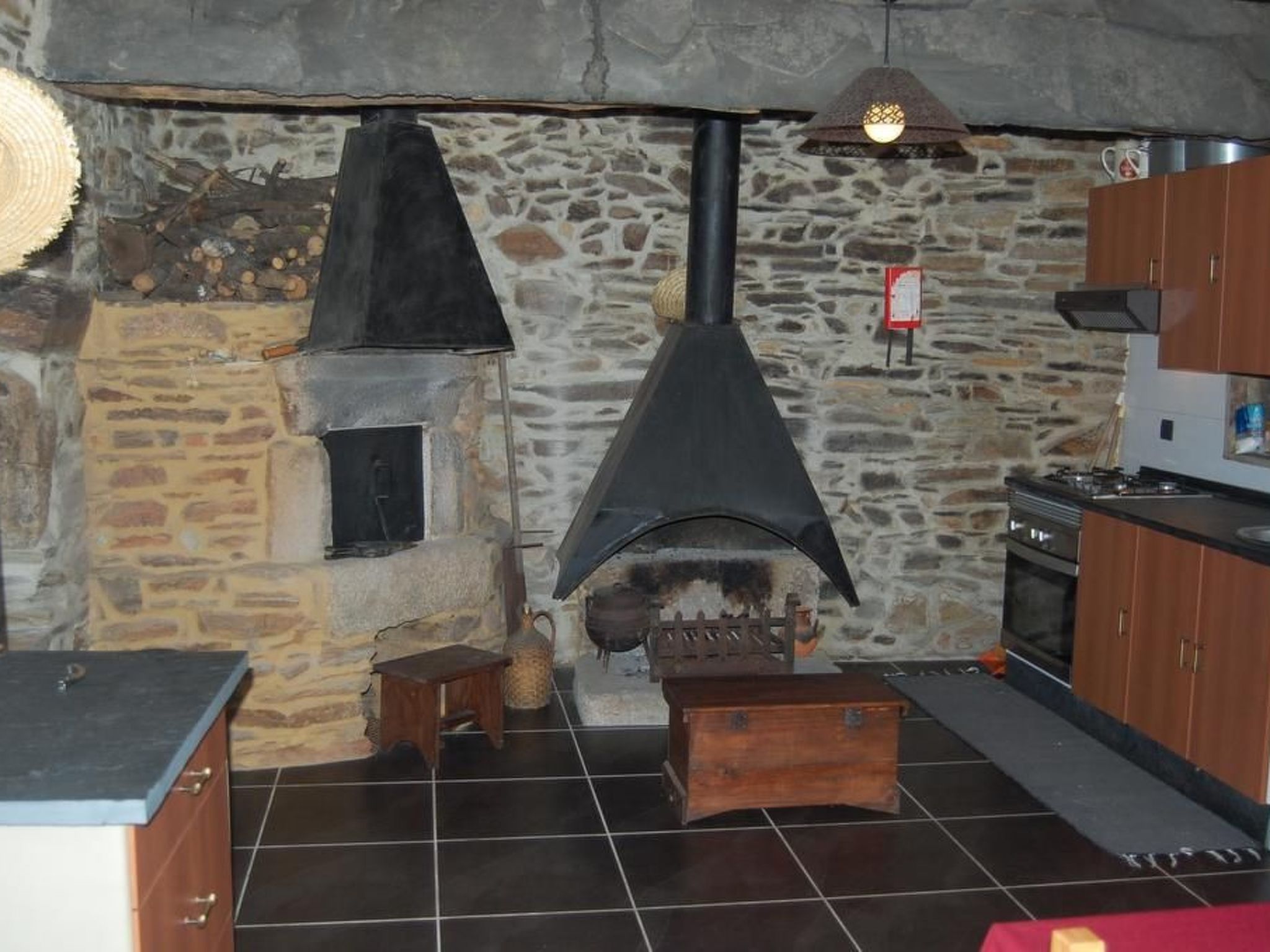 Villa mit Garten, Grill und Terrasse-Dedans