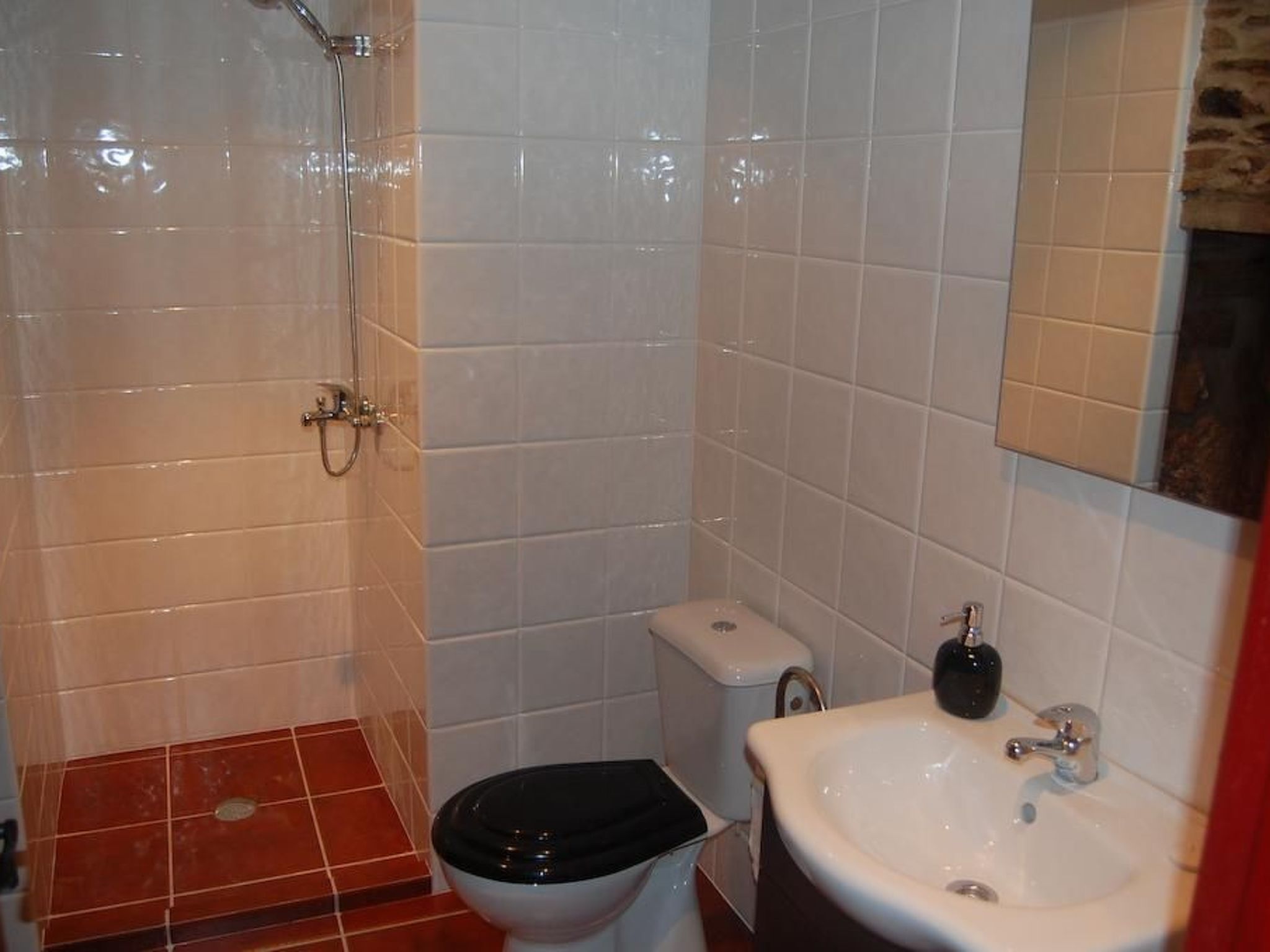 Villa mit Garten, Grill und Terrasse-Dedans