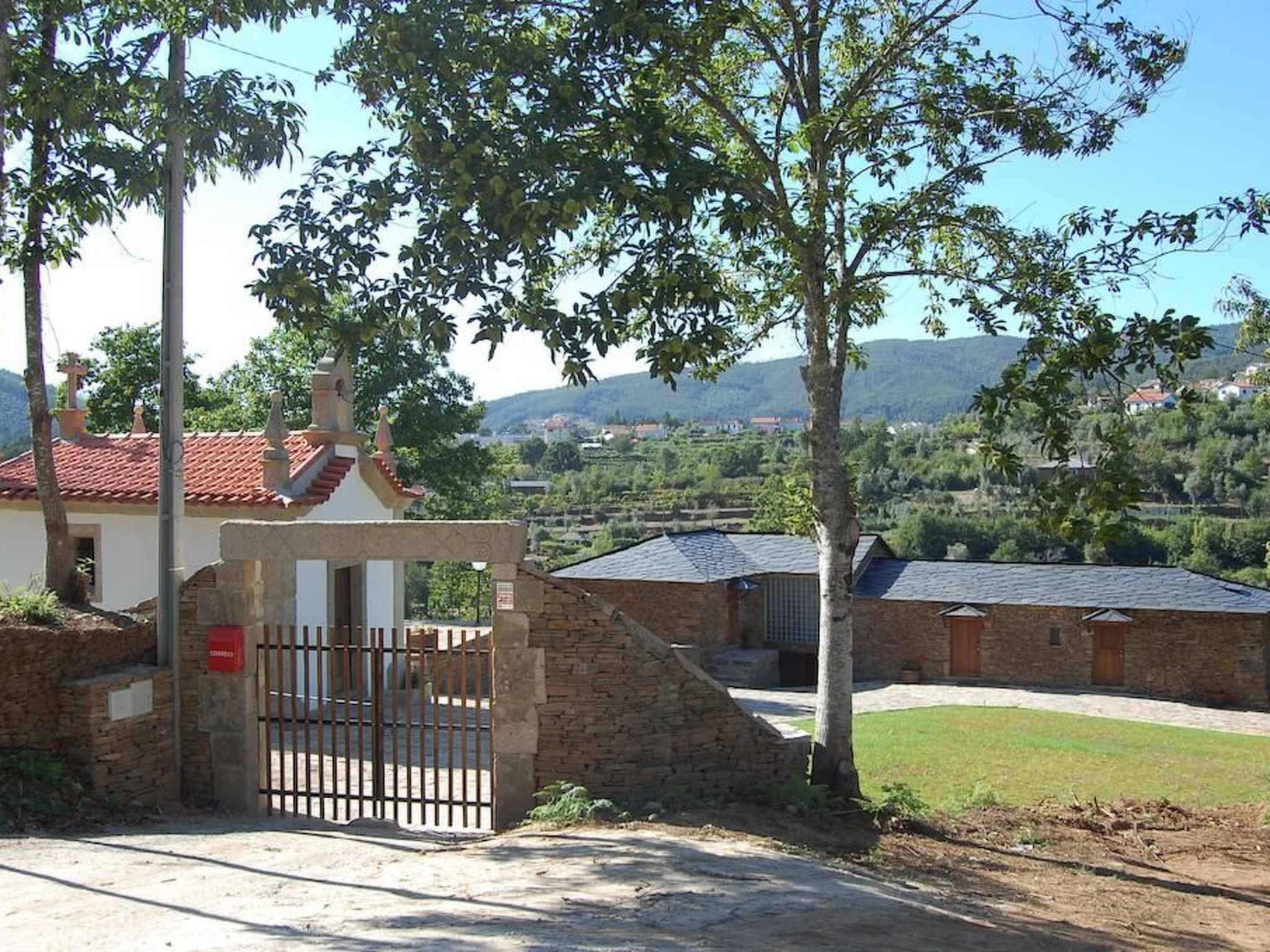 Villa mit Garten, Grill und Terrasse-Dehors