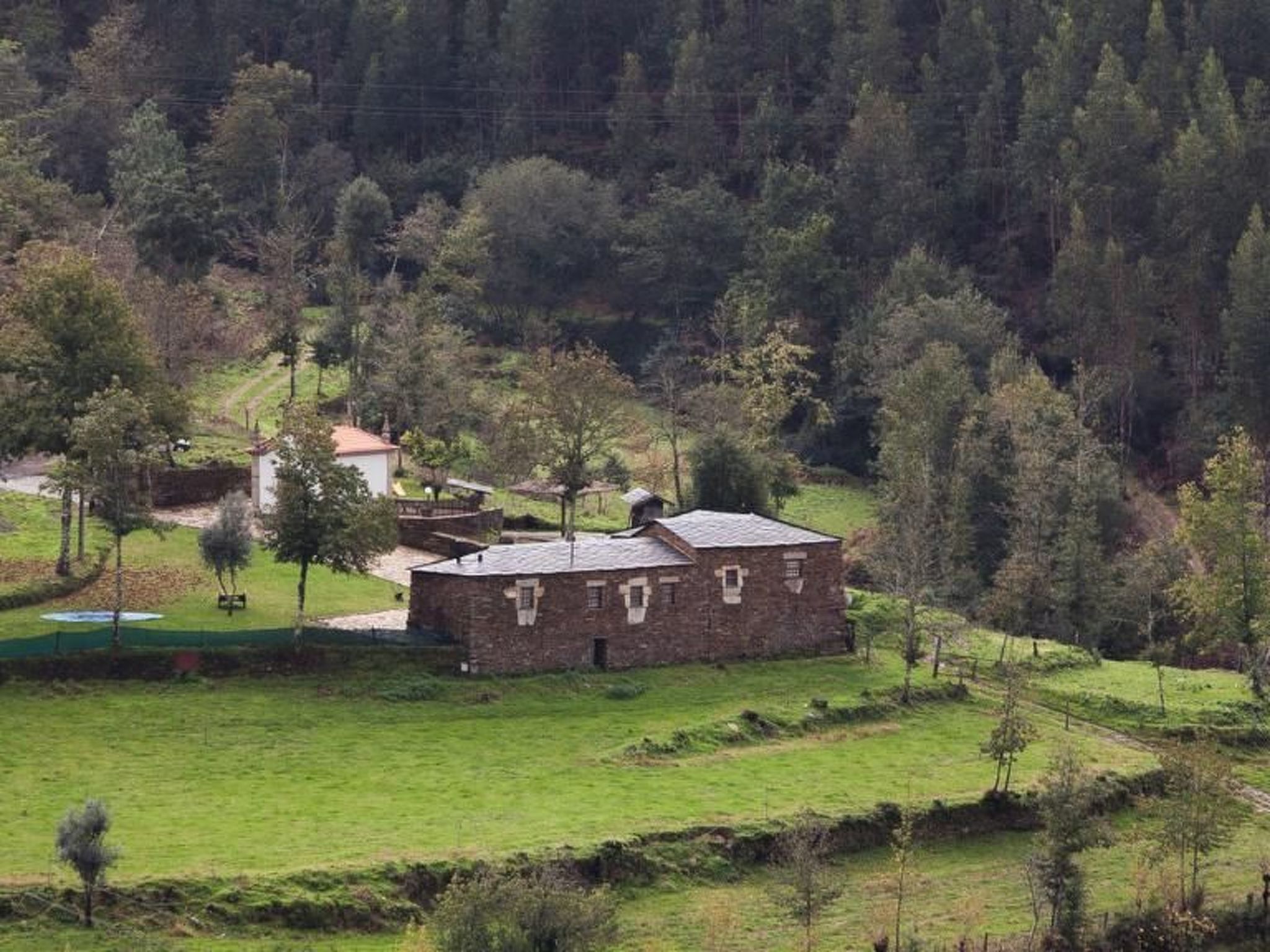 Villa mit Garten, Grill und Terrasse-Image-tags.info