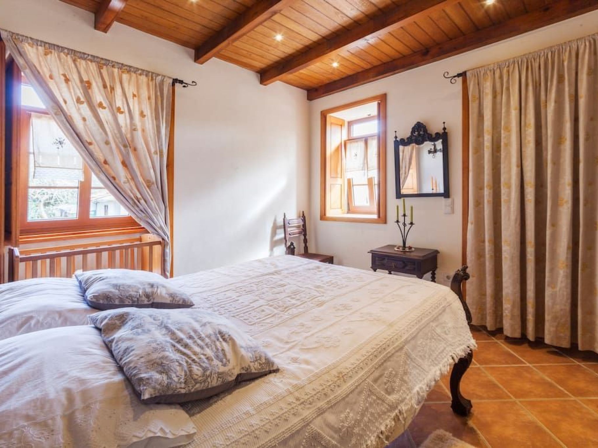 Mit Garten, Grill und Terrasse-Dedans