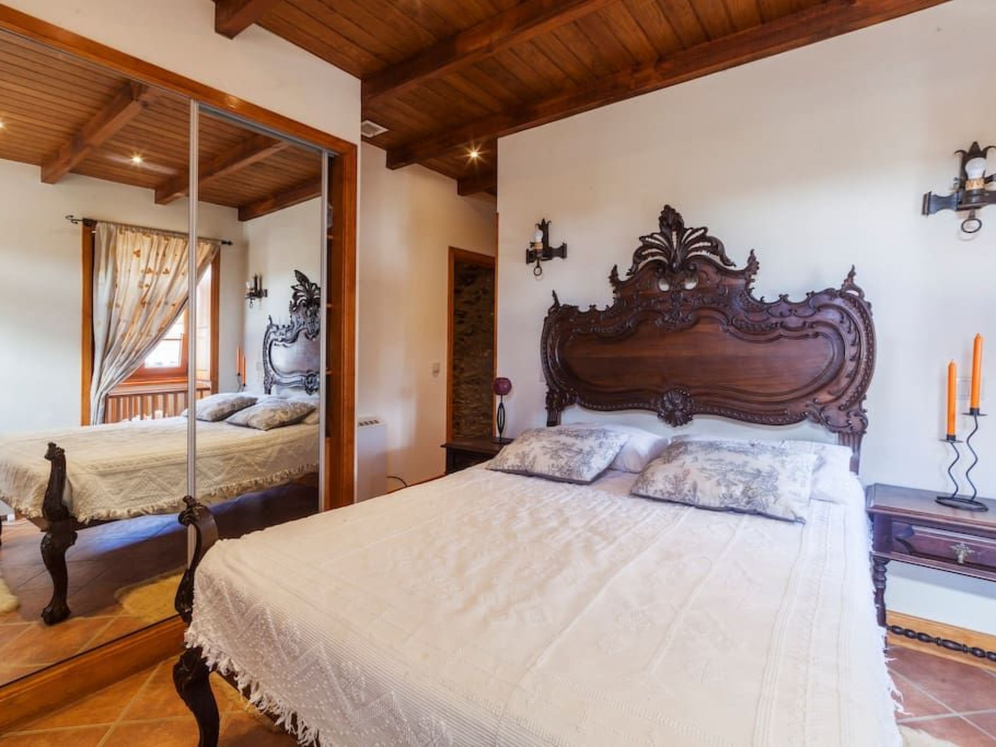 Mit Garten, Grill und Terrasse-Dedans