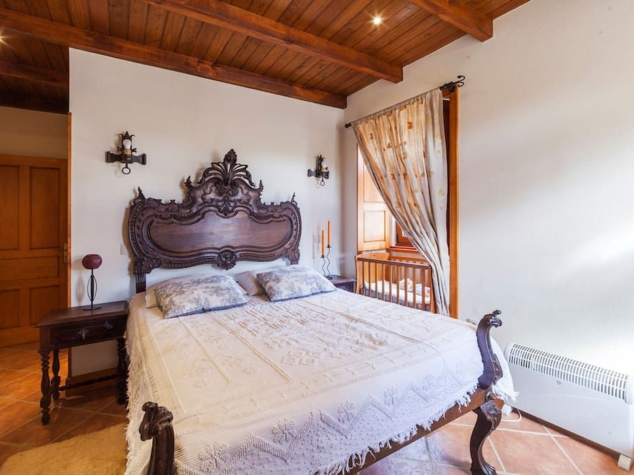 Mit Garten, Grill und Terrasse-Dedans