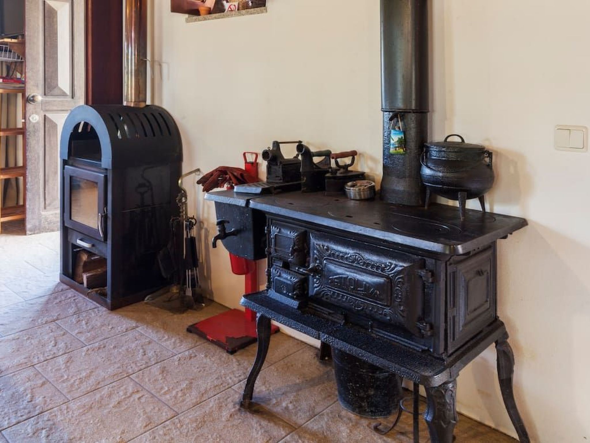 Maison du Moulin in Bauernhof-Drinnen