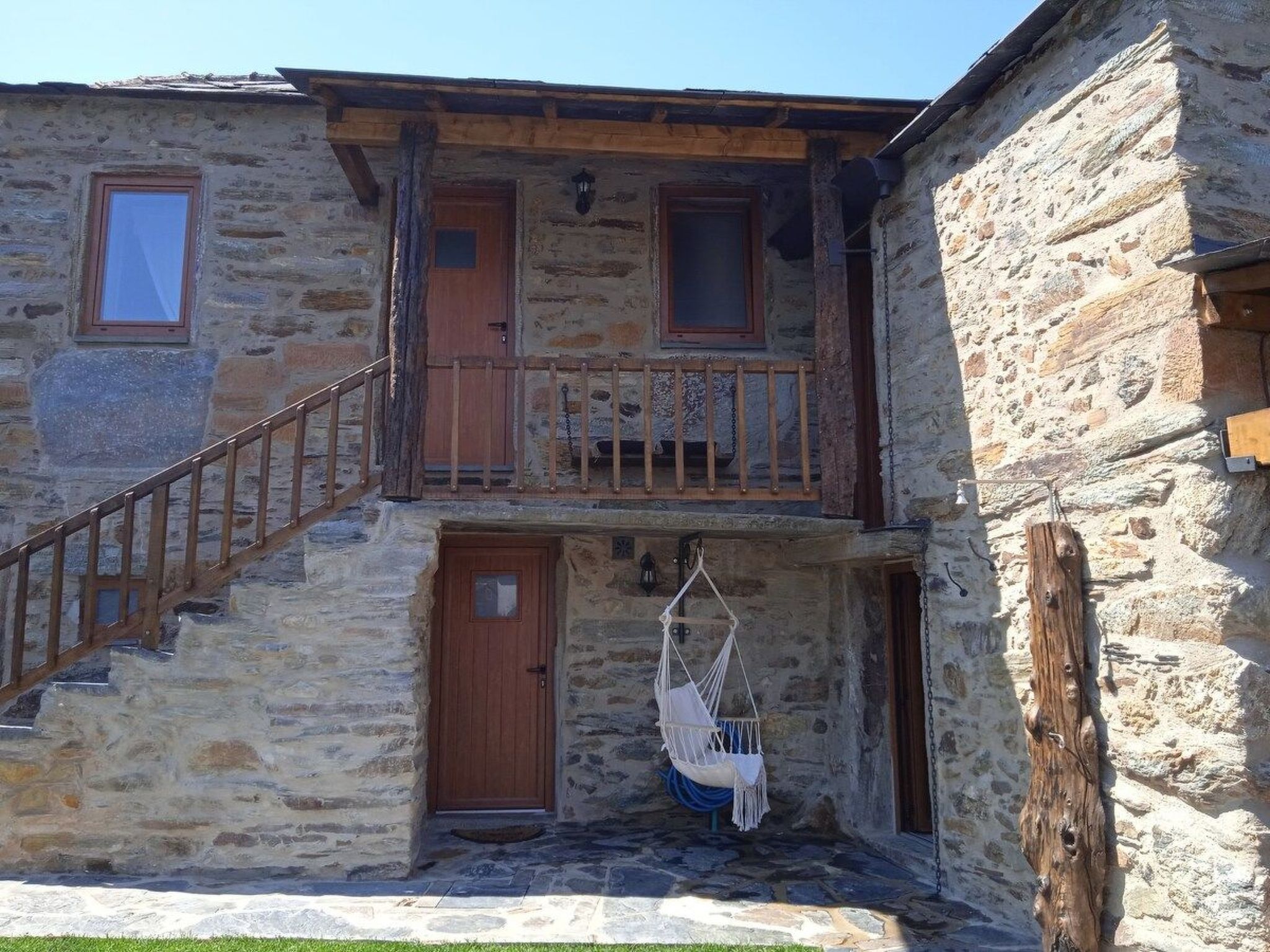 Eine Zuflucht in den Bergen-Dehors