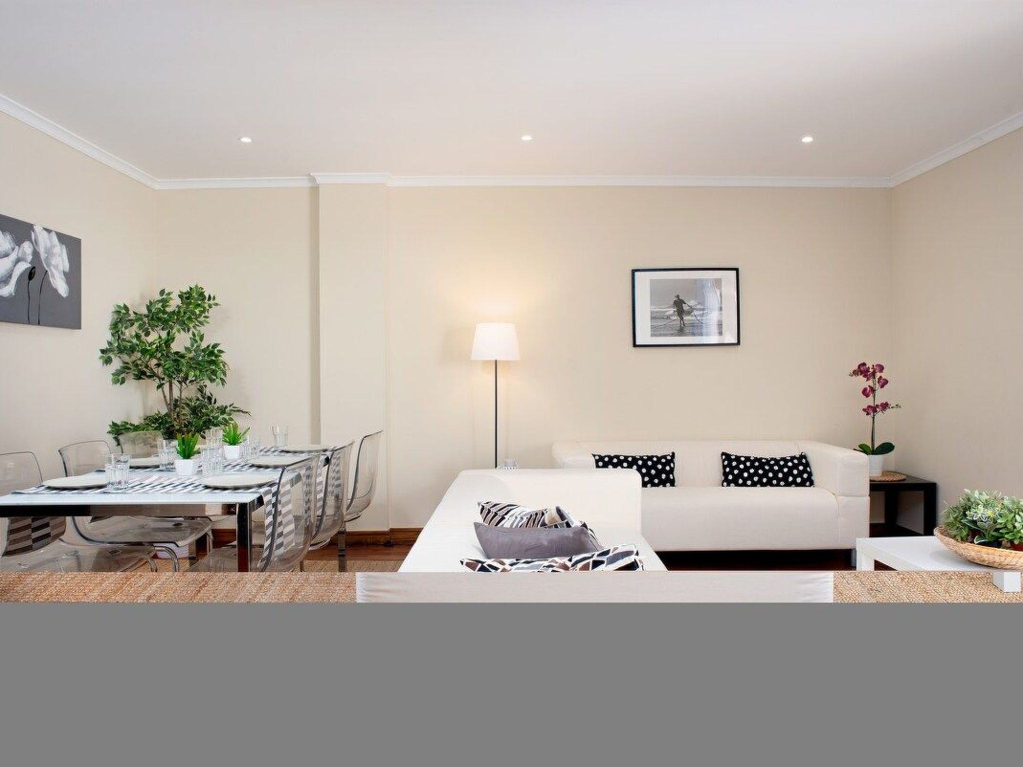 Meerblick First Line mit 2 Pools 3-Inside