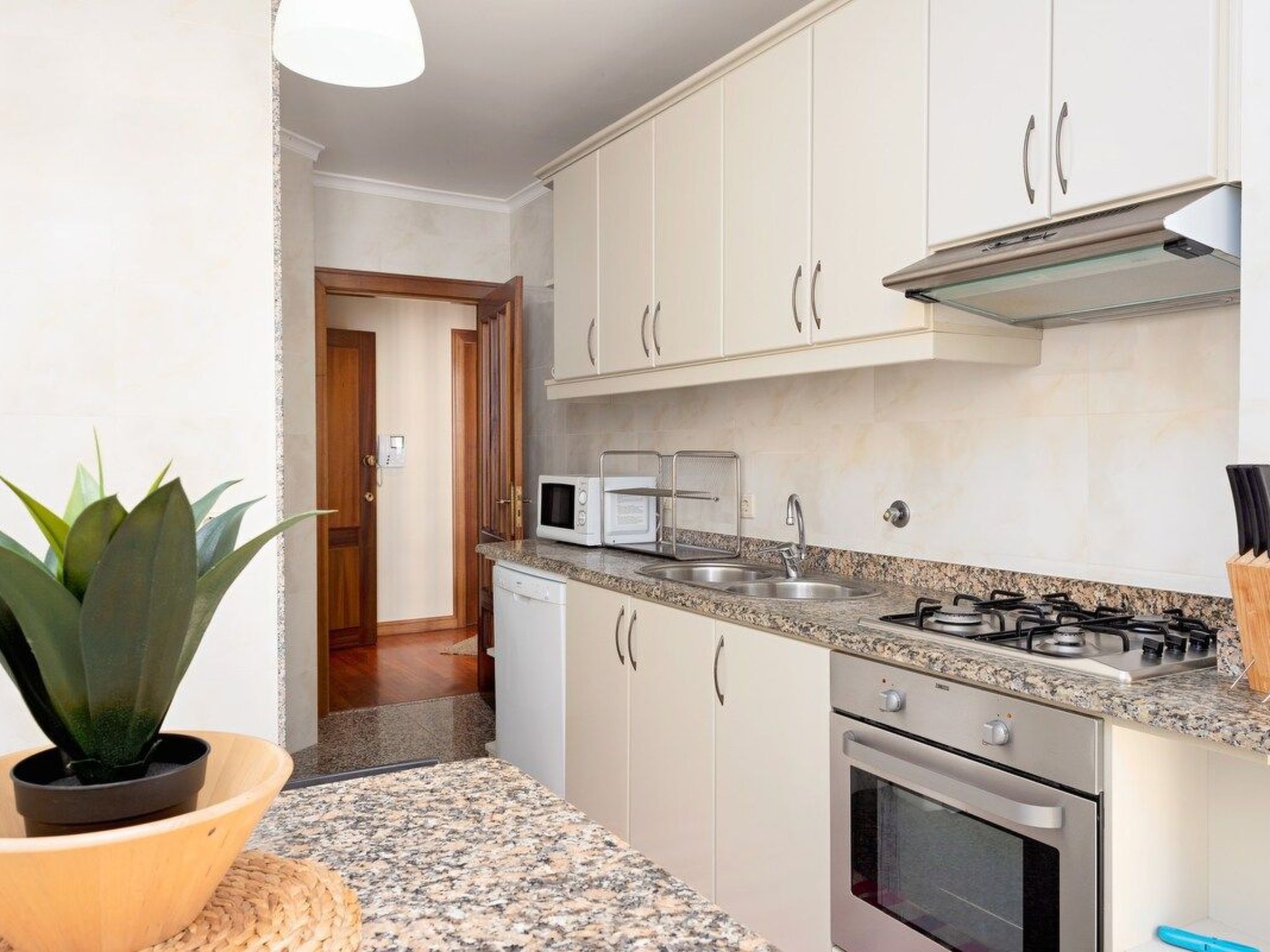 Meerblick First Line mit 2 Pools 3-Inside