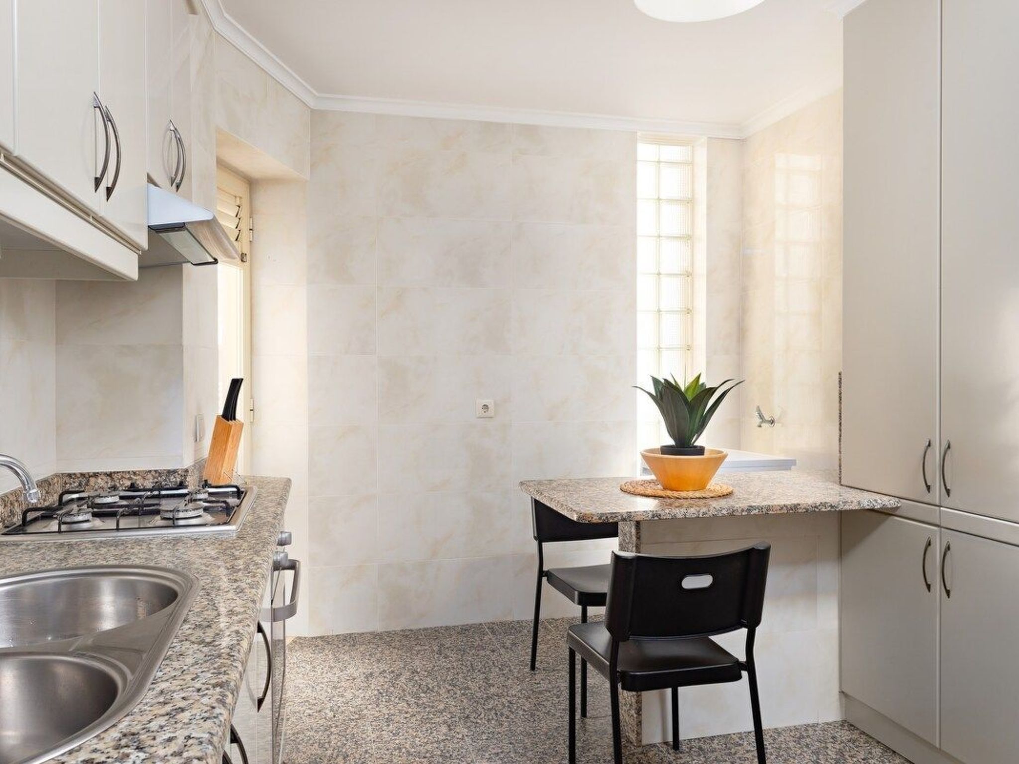 Meerblick First Line mit 2 Pools 3-Inside