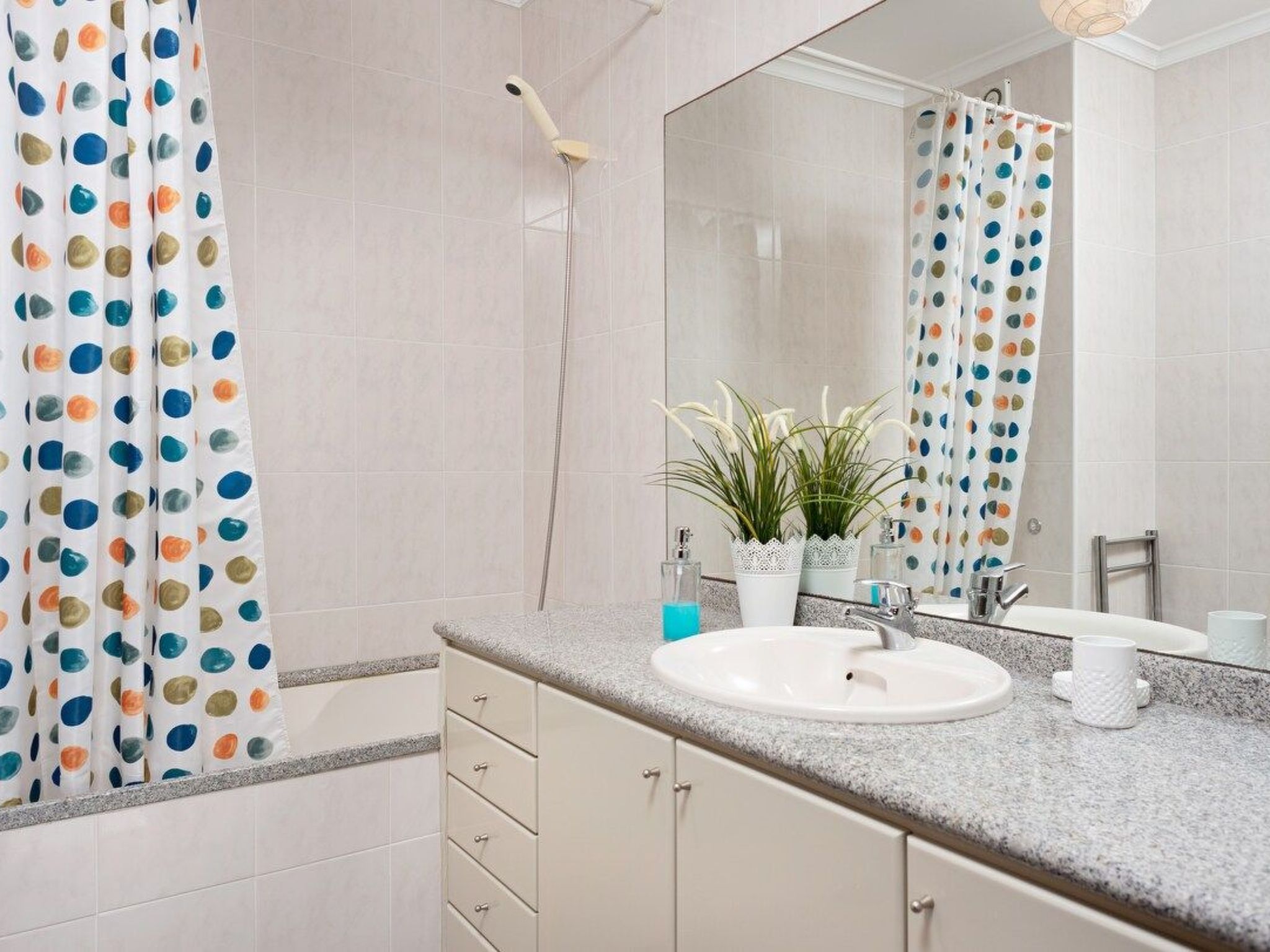 Meerblick First Line mit 2 Pools 3-Inside