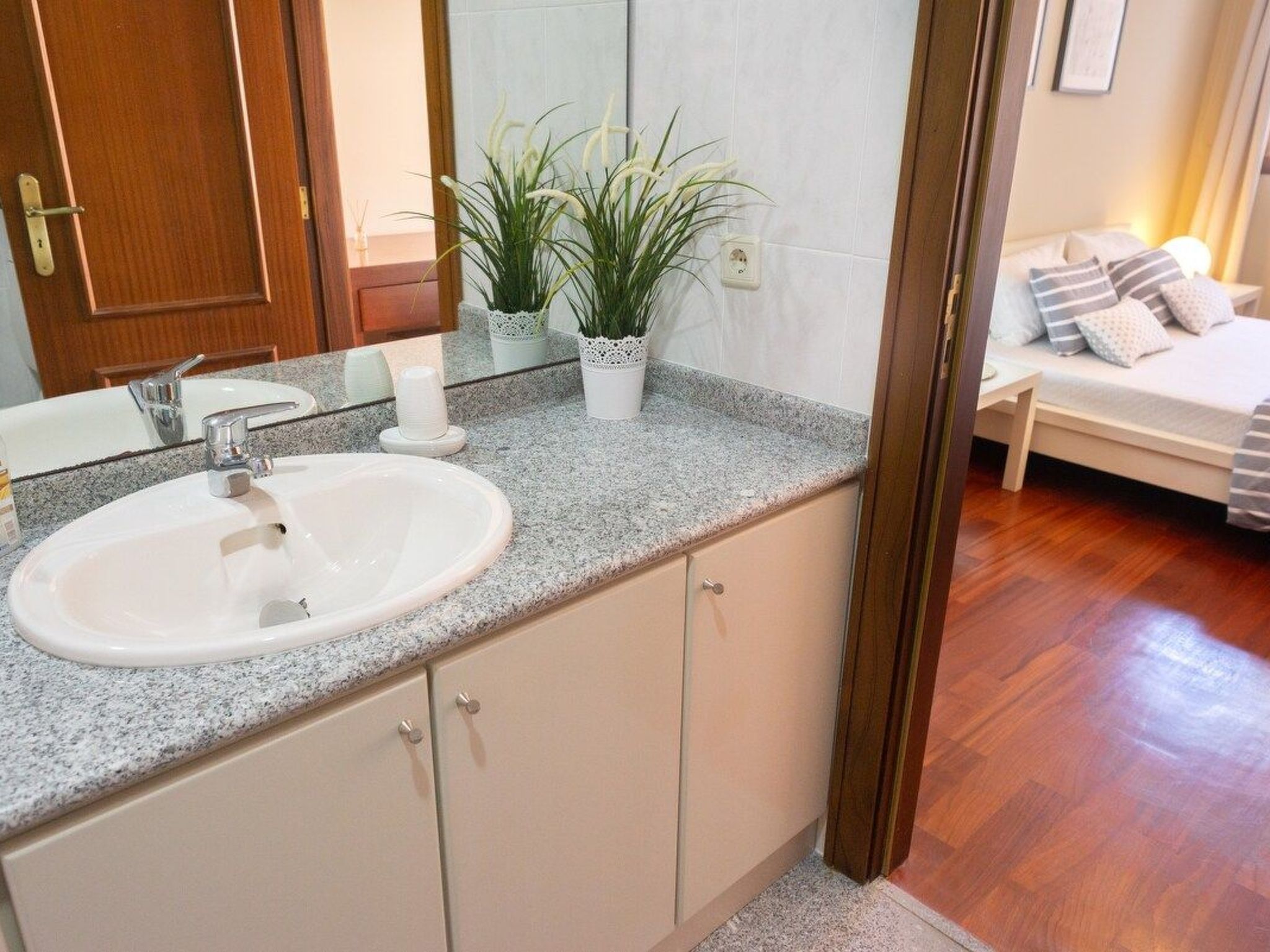 Meerblick Erste Linie mit 2 Pools 4-Drinnen