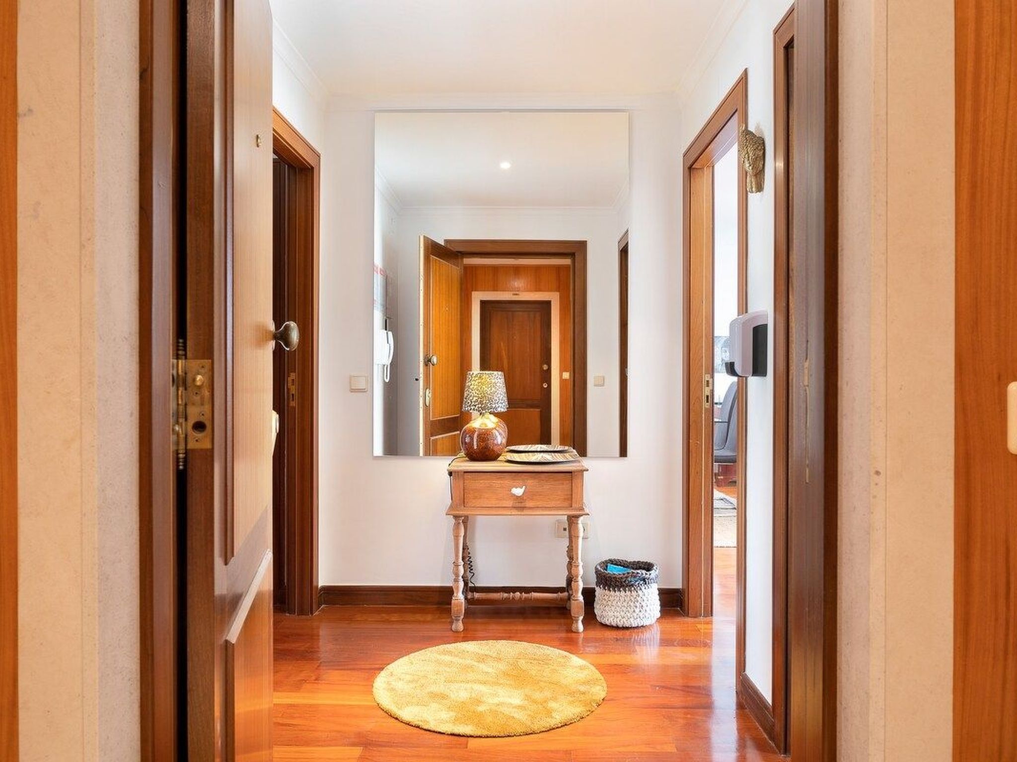 Meerblick First Line mit 2 Pools 5-Drinnen