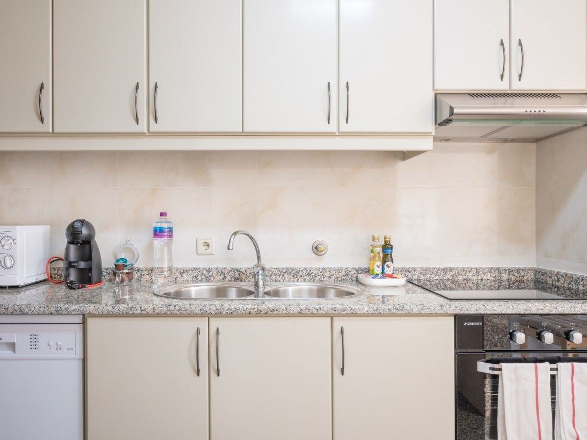 Meerblick First Line mit 2 Pools 5-Image-tags.info