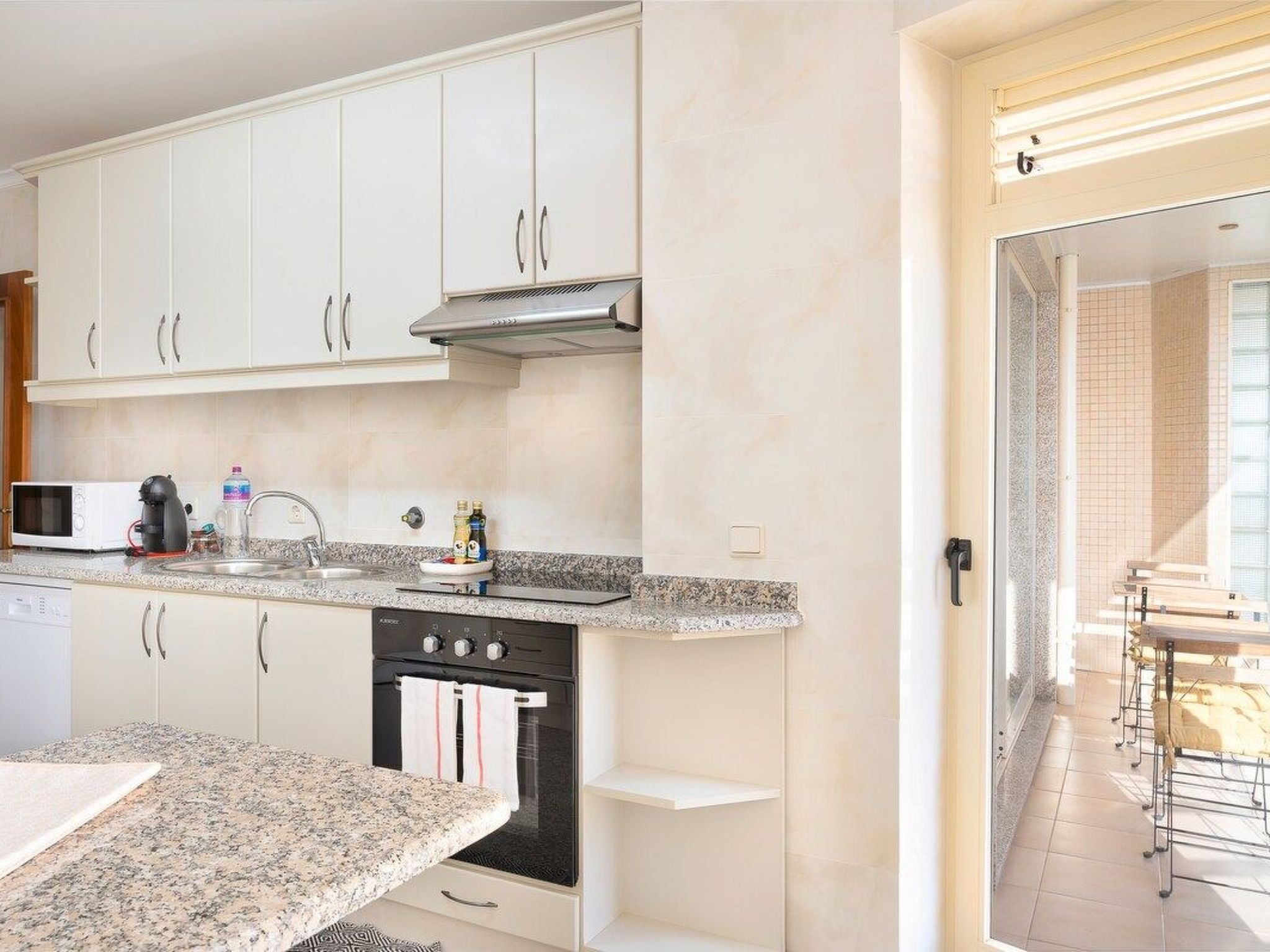 Meerblick First Line mit 2 Pools 5-Image-tags.info