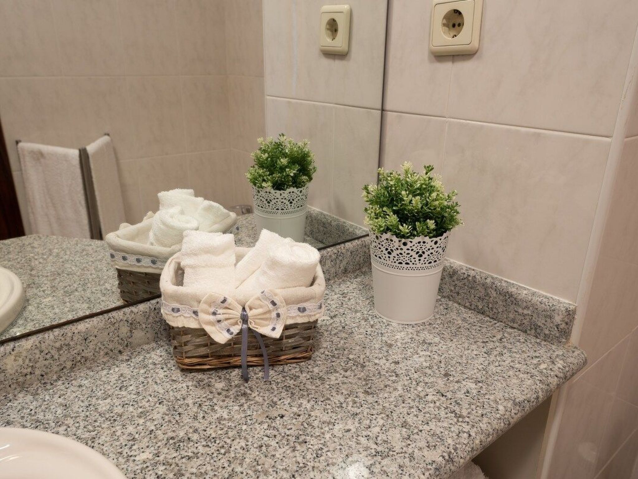 Meerblick Erste Linie mit 2 Pools 2-Inside