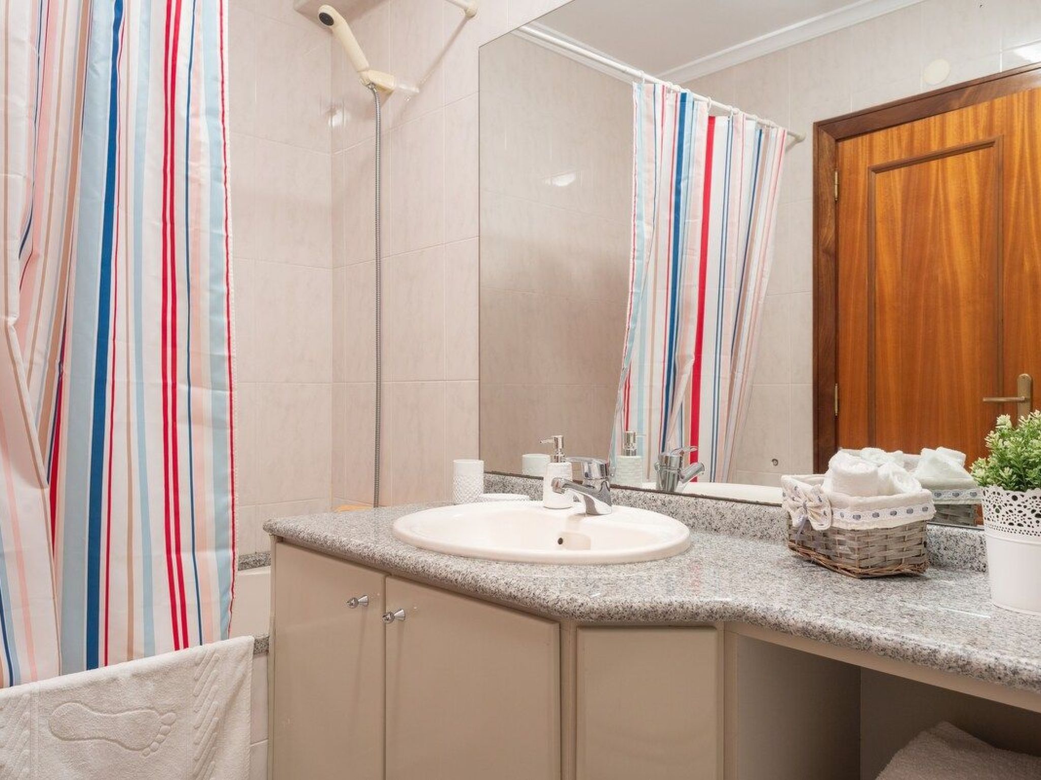 Meerblick Erste Linie mit 2 Pools 2-Inside